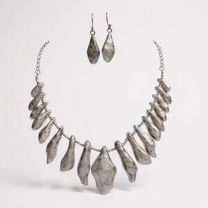 Silver Tone Uneven Shape Gradual drops Necklace Earring set